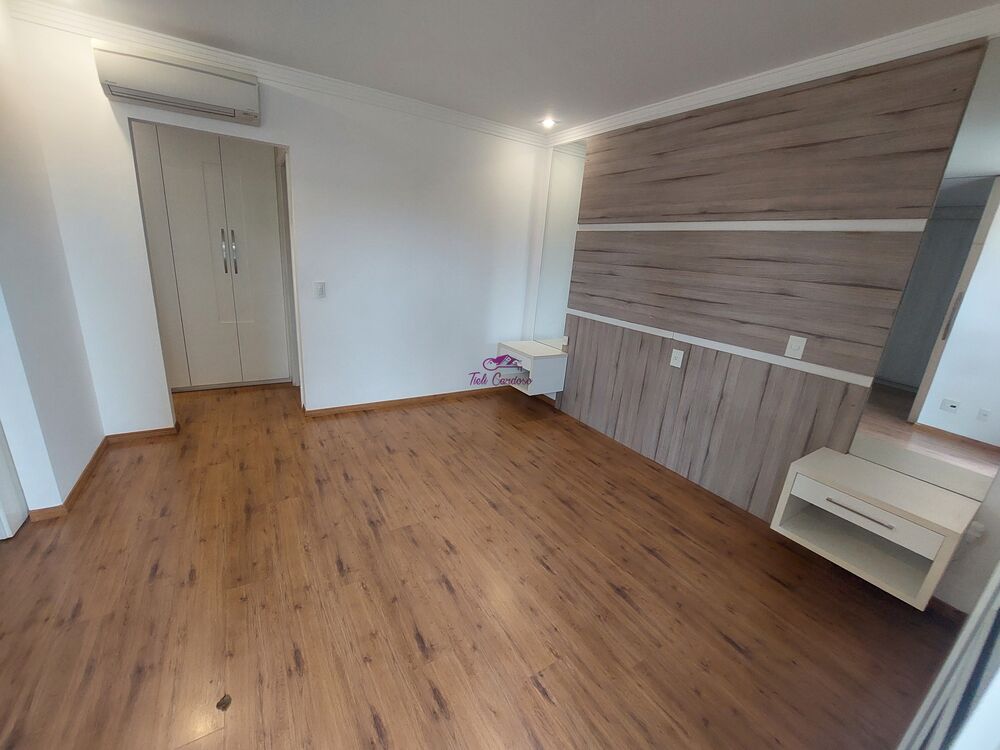 Apartamento para alugar com 3 quartos, 176m² - Foto 2