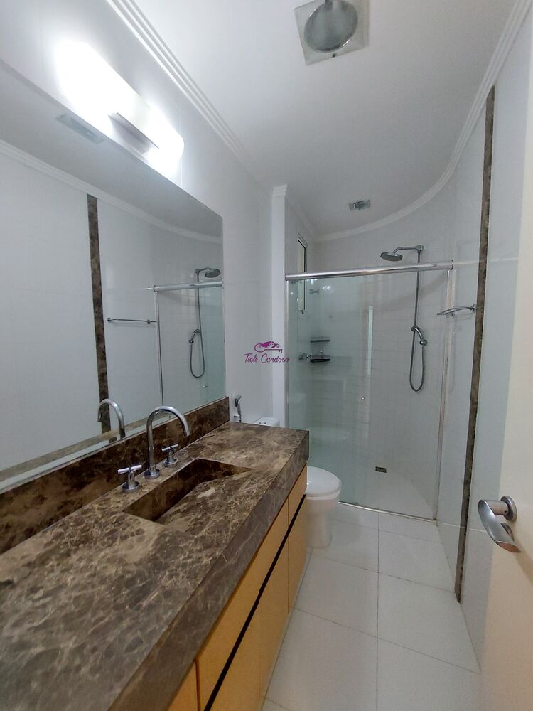 Apartamento para alugar com 3 quartos, 176m² - Foto 4