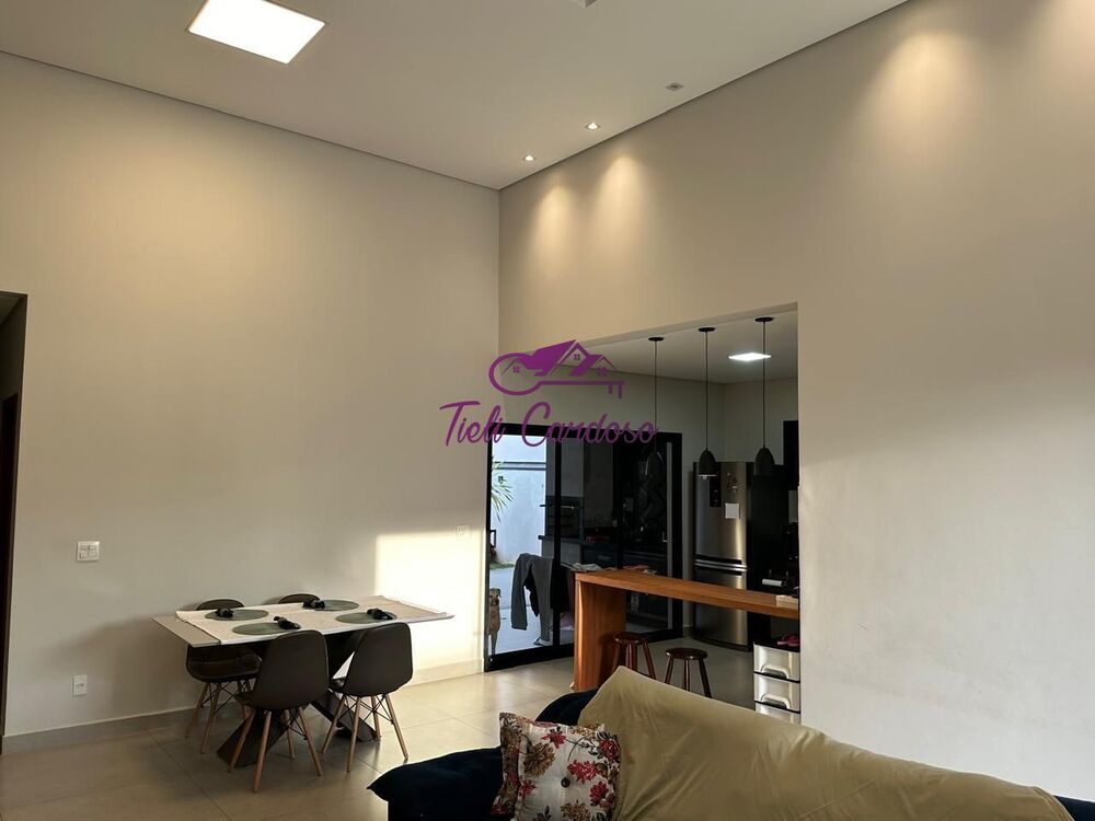 Casa à venda com 3 quartos - Foto 1