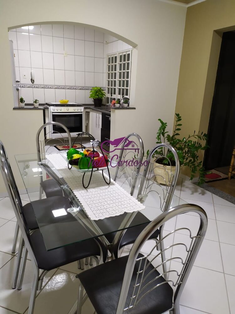 Casa à venda com 3 quartos - Foto 1
