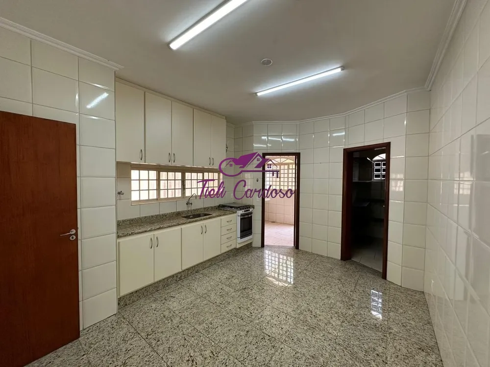 Chácara, 3 quartos, 1022 m² - Foto 11