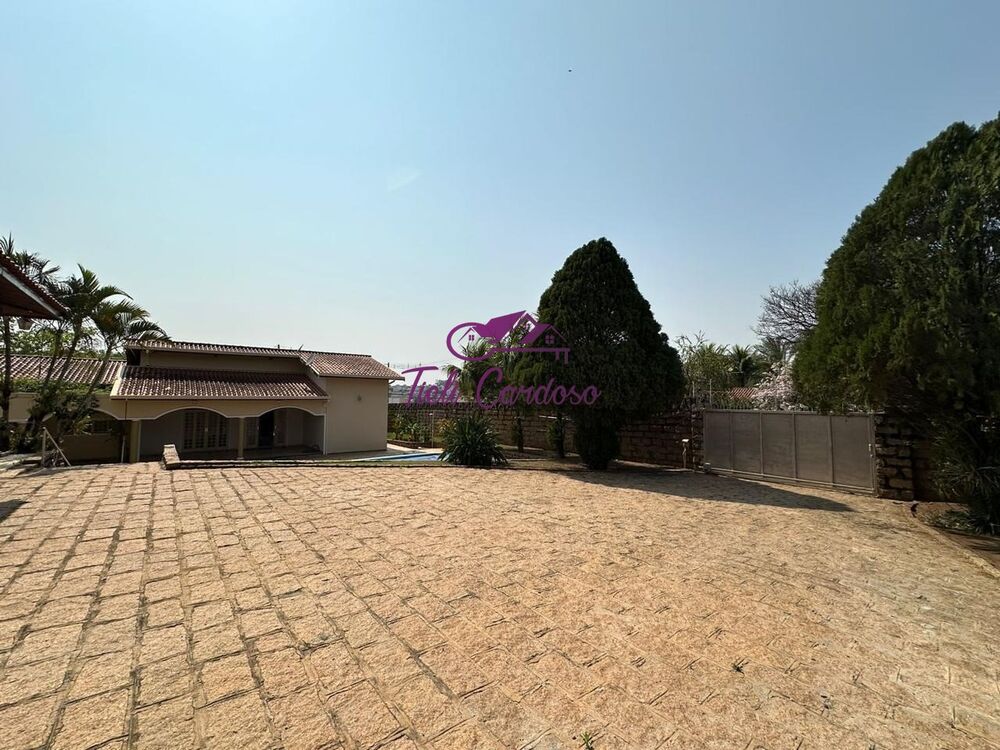 Chácara, 3 quartos, 1022 m² - Foto 1