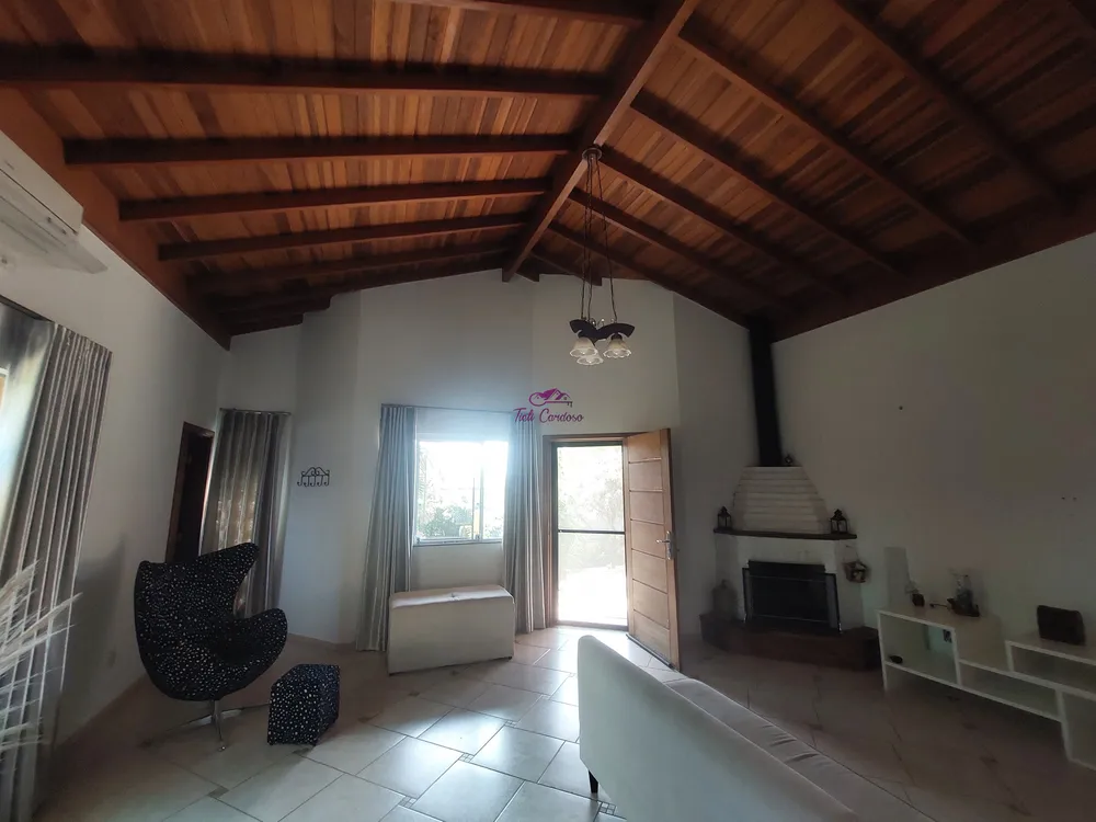 Chácara, 3 quartos, 1350 m² - Foto 1