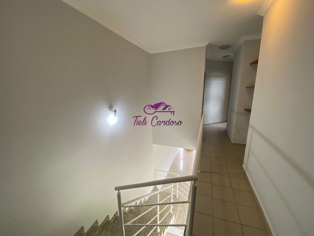 Casa à venda e aluguel com 6 quartos, 290m² - Foto 1