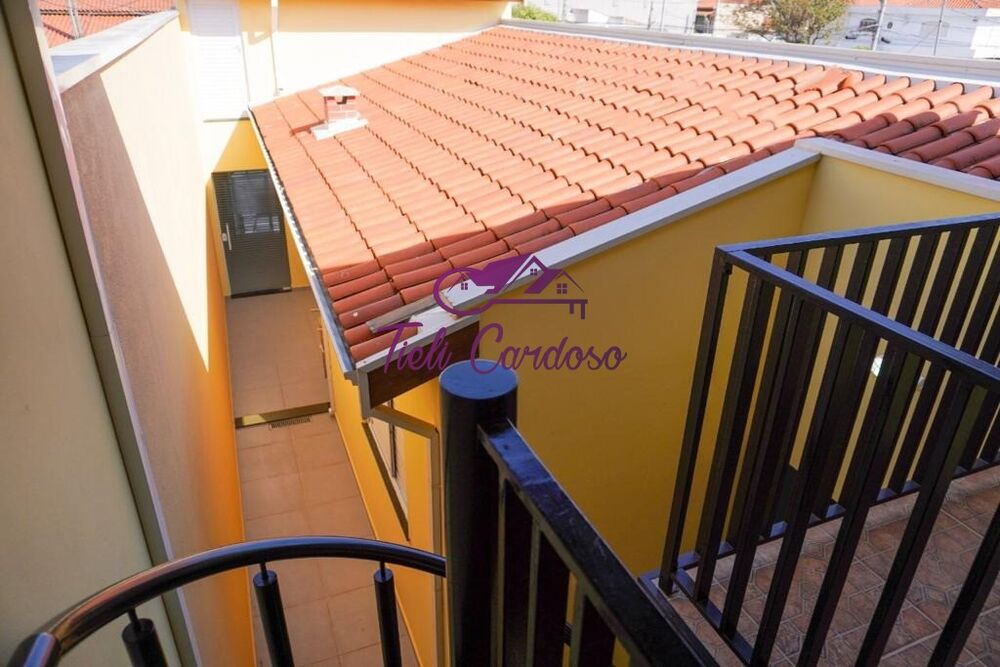 Casa à venda com 3 quartos, 125m² - Foto 2
