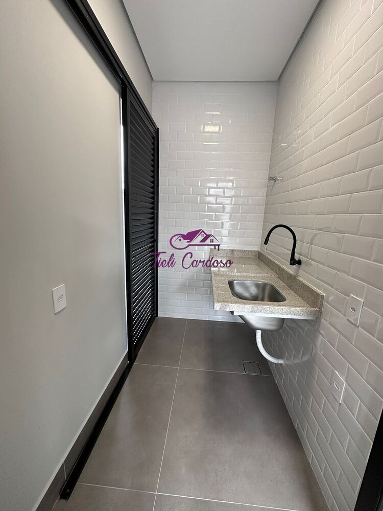 Casa à venda com 3 quartos - Foto 1