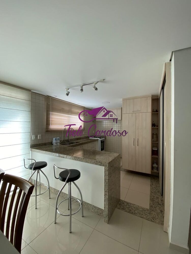 Casa à venda com 3 quartos, 204m² - Foto 1