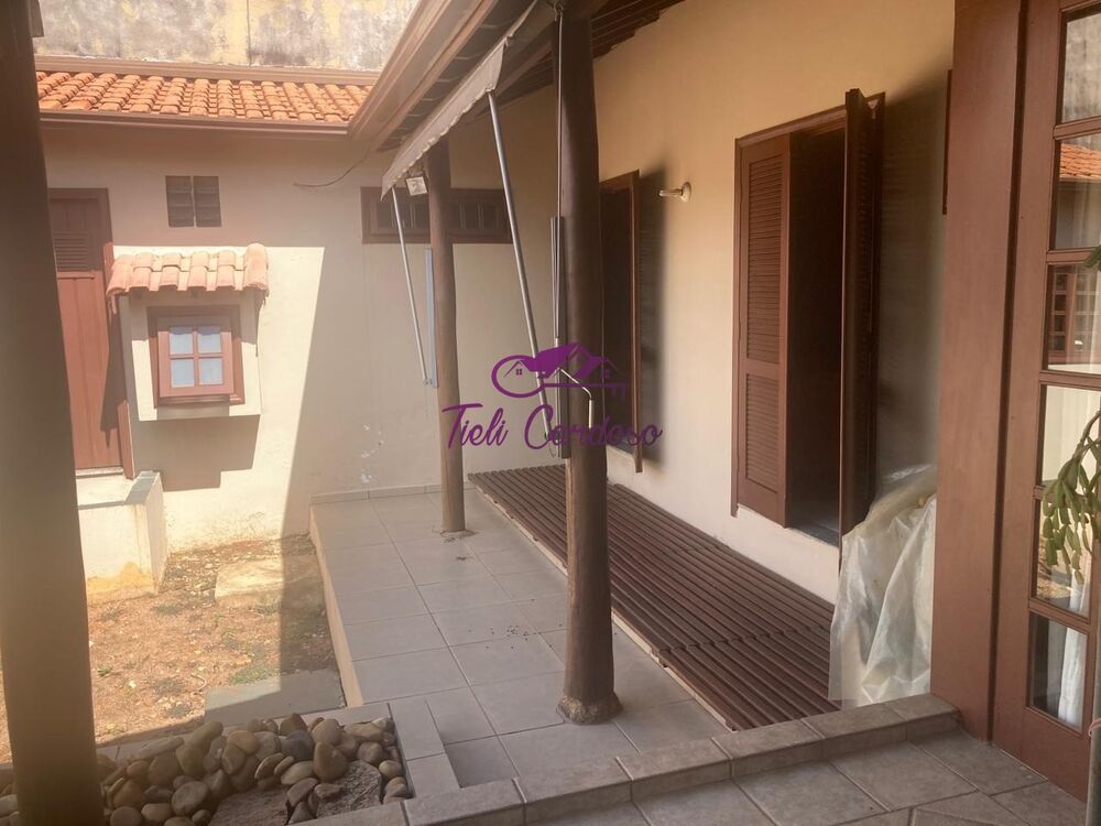 Casa, 4 quartos, 500 m² - Foto 1