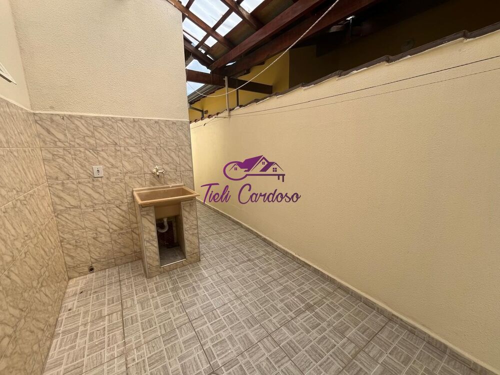Casa à venda com 2 quartos, 125m² - Foto 3