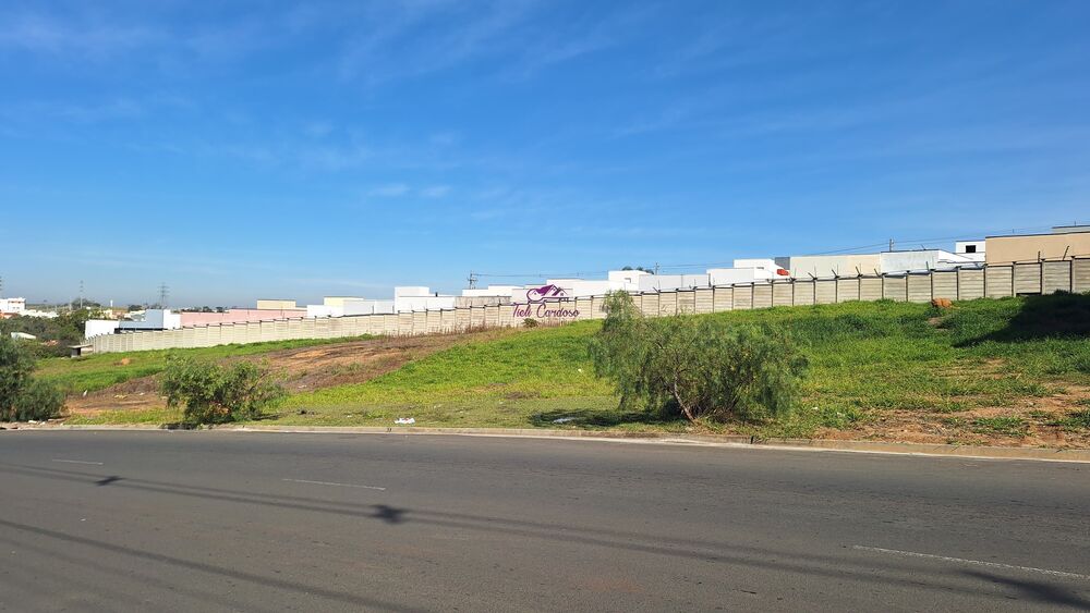 Loteamento e Condomínio, 702 m² - Foto 1