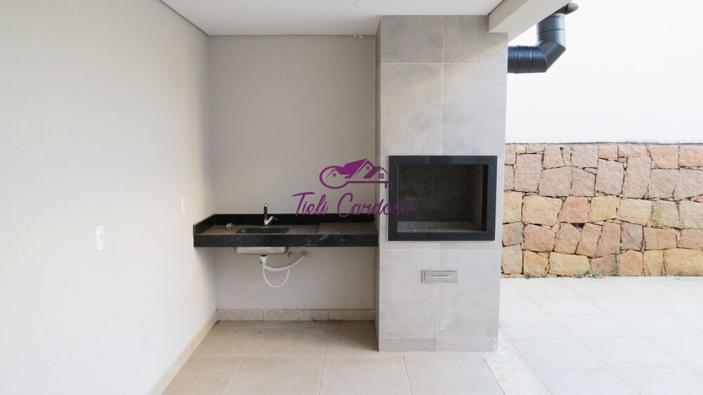 Casa à venda com 4 quartos, 321m² - Foto 2