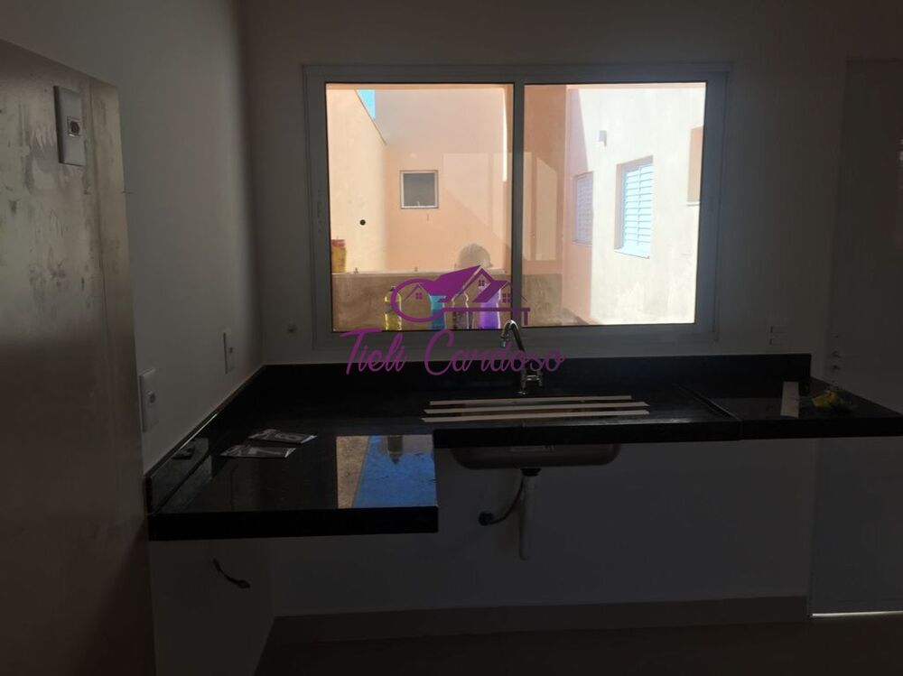 Casa à venda com 3 quartos - Foto 1