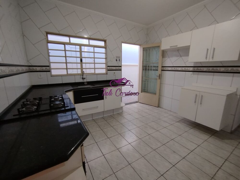Casa à venda com 3 quartos - Foto 2