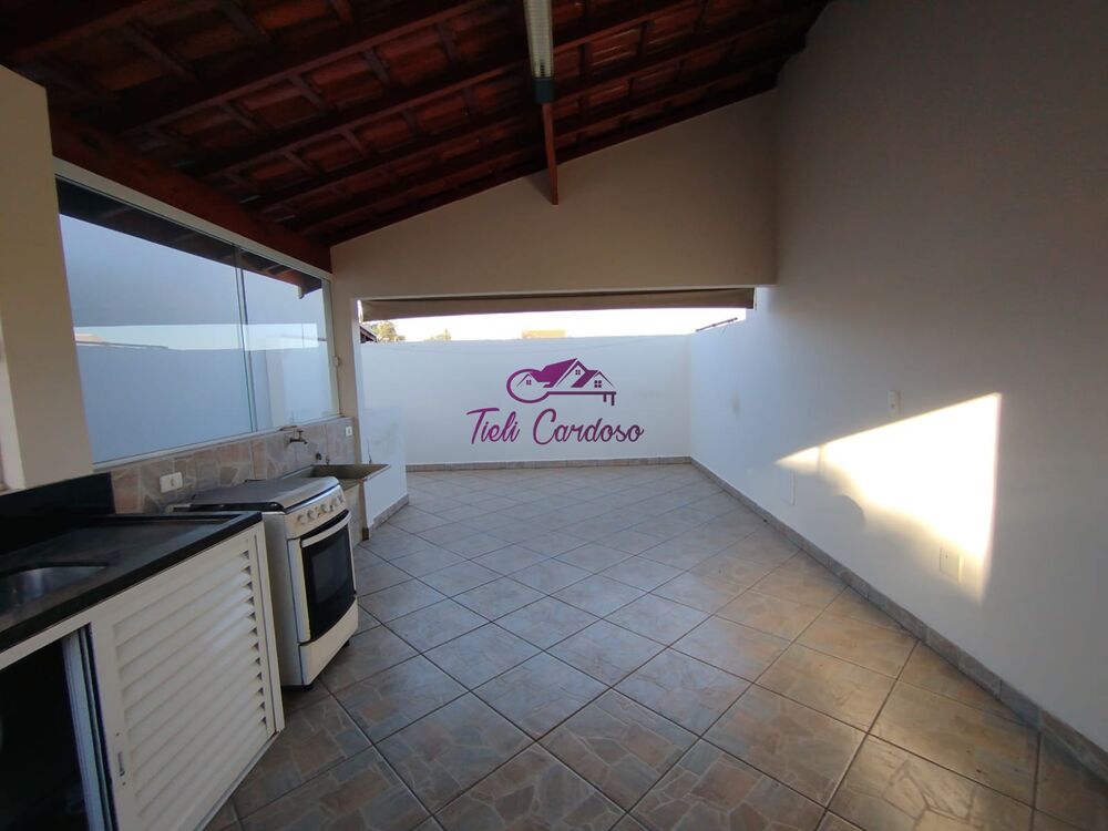 Casa à venda com 3 quartos - Foto 1