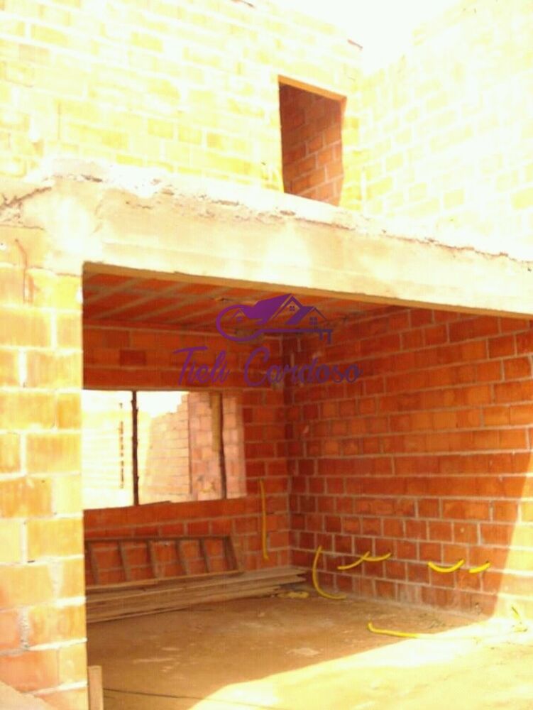 Casa à venda com 2 quartos, 190m² - Foto 2