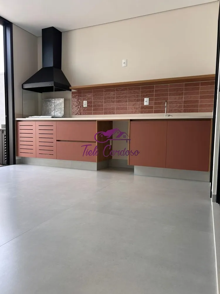 Casa, 3 quartos, 202 m² - Foto 2