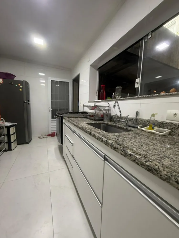 Casa, 3 quartos, 200 m² - Foto 3