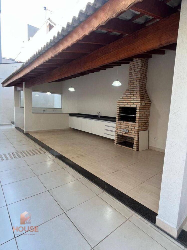 Casa de Condomínio para alugar com 3 quartos, 240m² - Foto 4