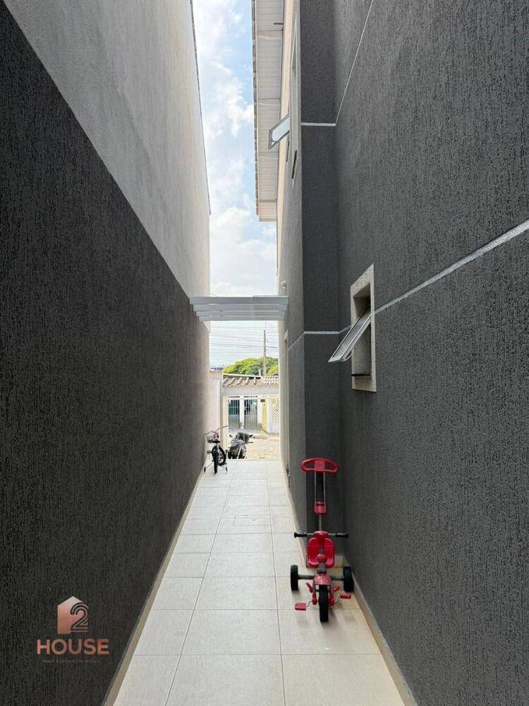 Casa à venda com 2 quartos, 180m² - Foto 2