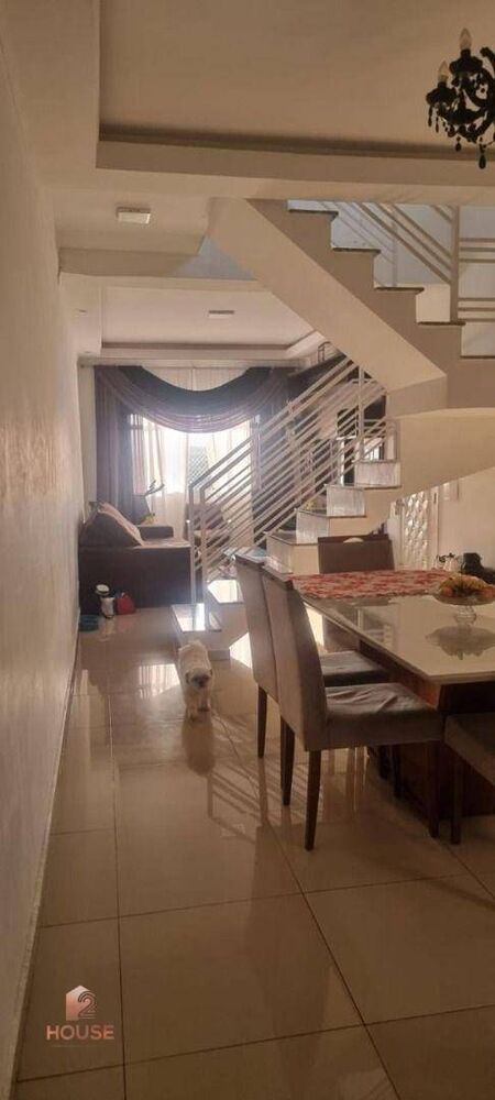 Casa à venda com 3 quartos, 125m² - Foto 1