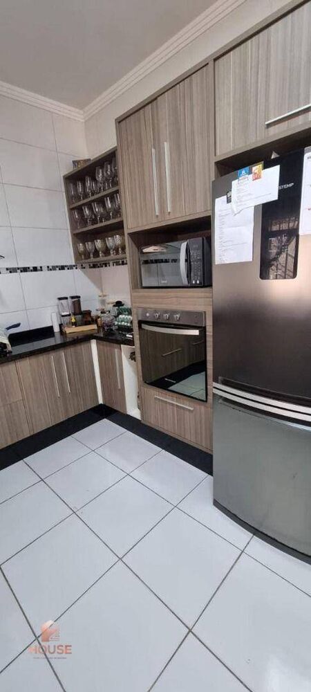 Casa à venda com 3 quartos, 125m² - Foto 2
