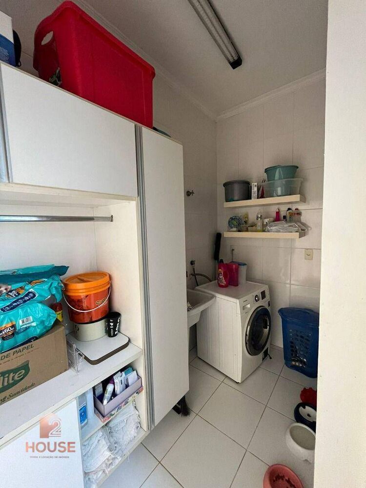 Casa de Condomínio à venda com 3 quartos, 230m² - Foto 1