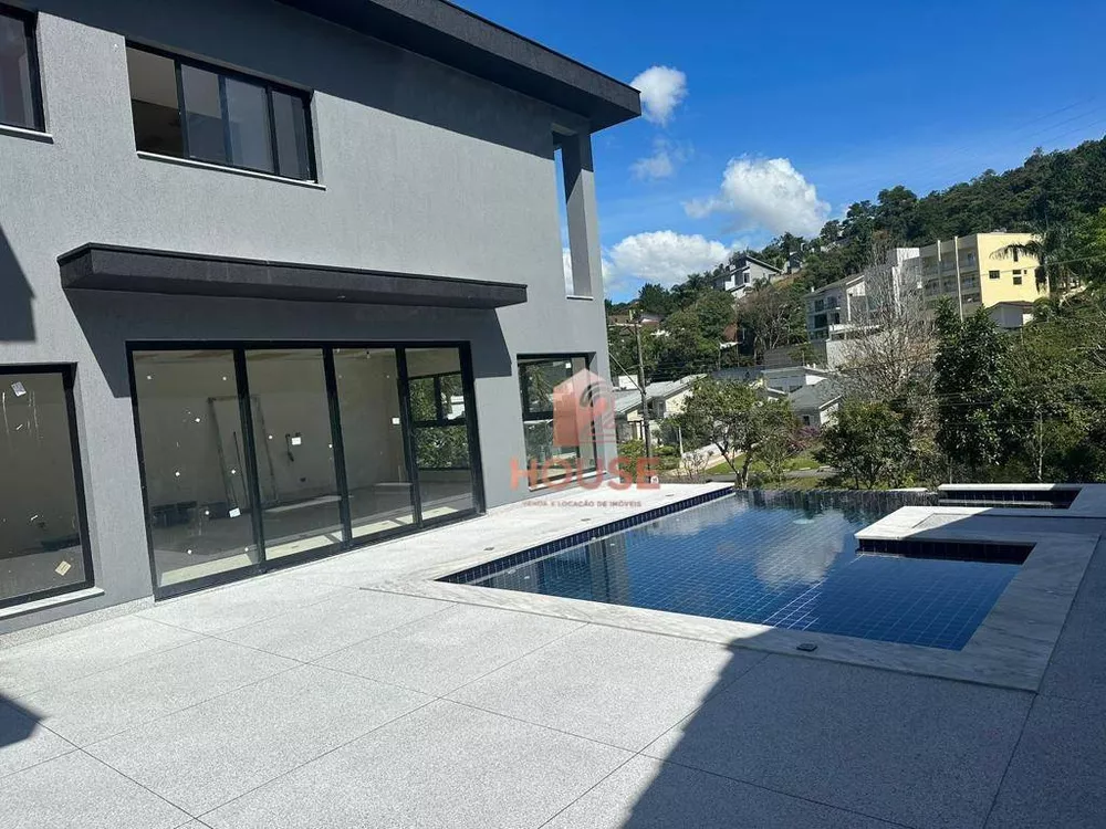 Casa de Condomínio à venda com 3 quartos, 512m² - Foto 2