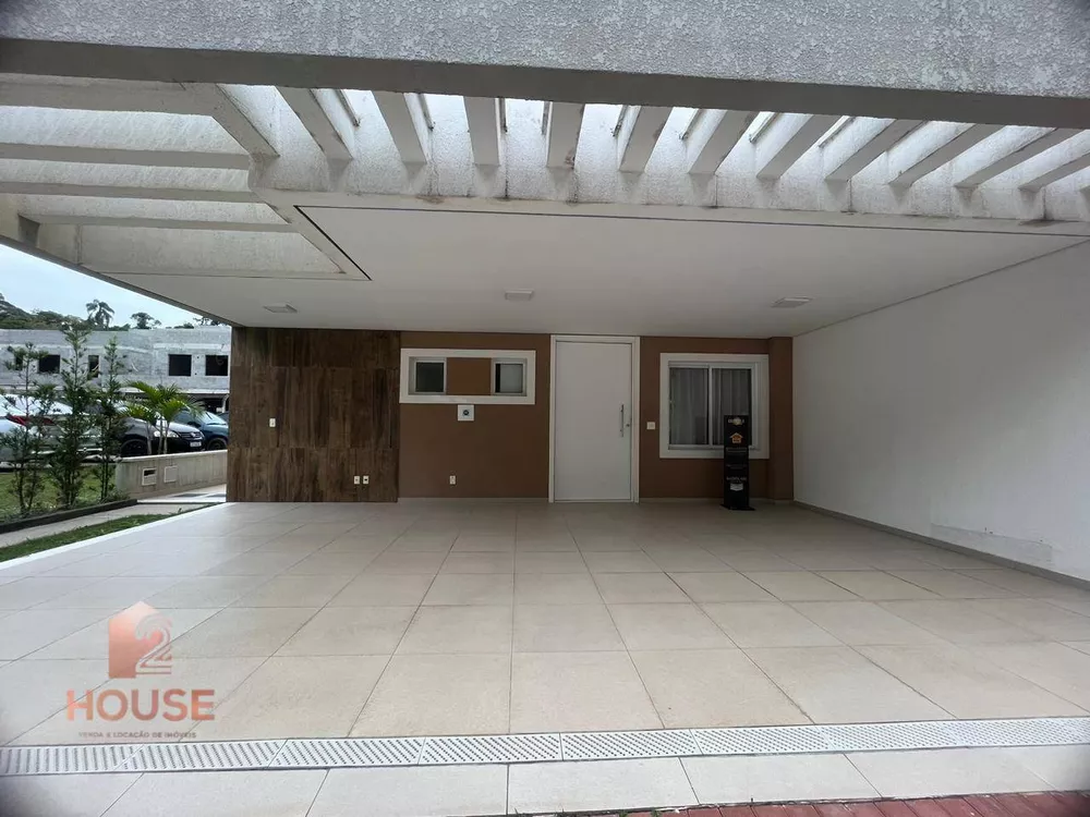 Casa de Condomínio à venda com 4 quartos, 260m² - Foto 2