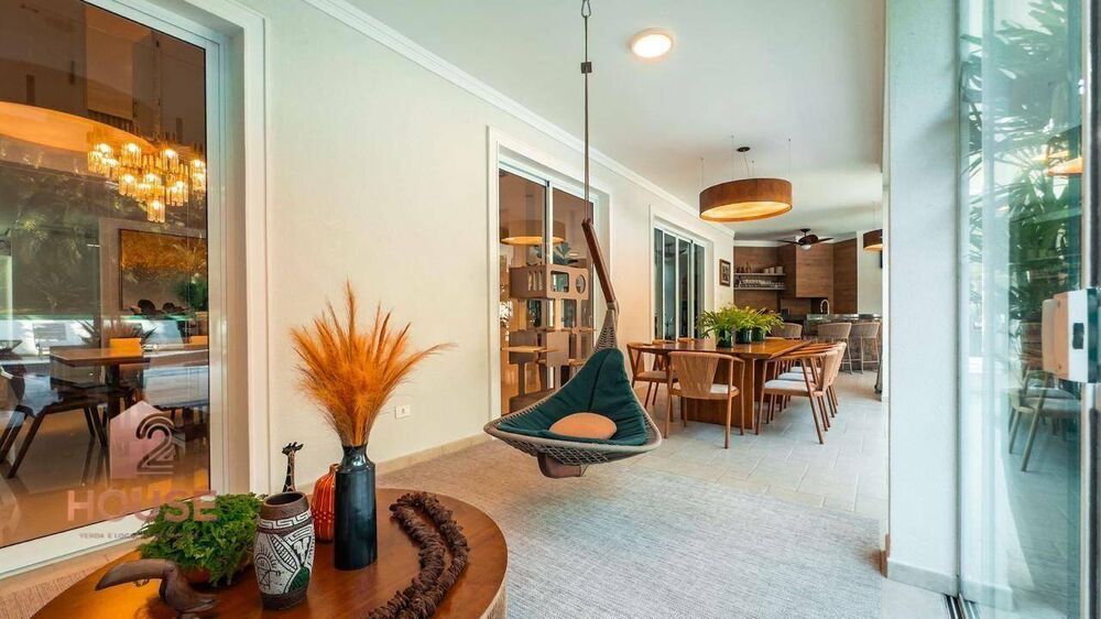 Casa de Condomínio à venda com 4 quartos, 640m² - Foto 2