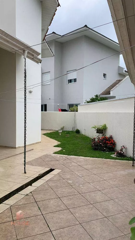 Casa de Condomínio à venda com 3 quartos, 236m² - Foto 4