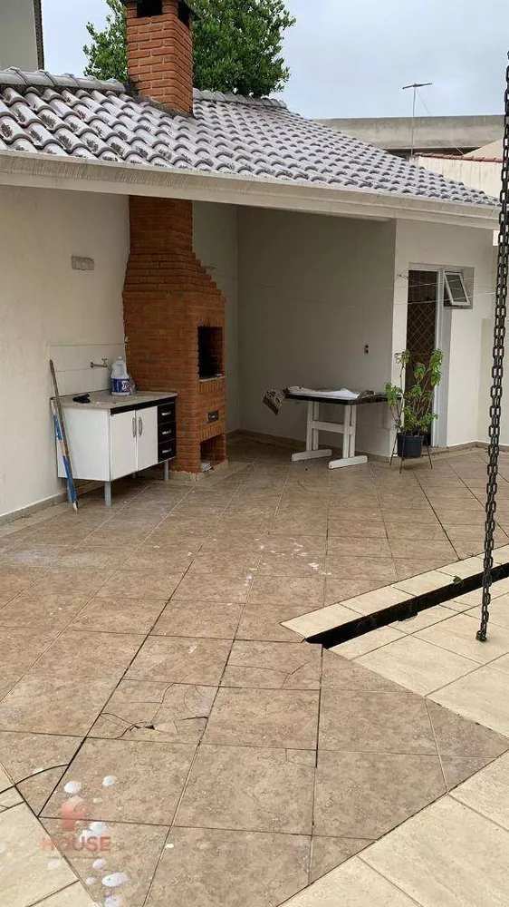 Casa de Condomínio à venda com 3 quartos, 236m² - Foto 3