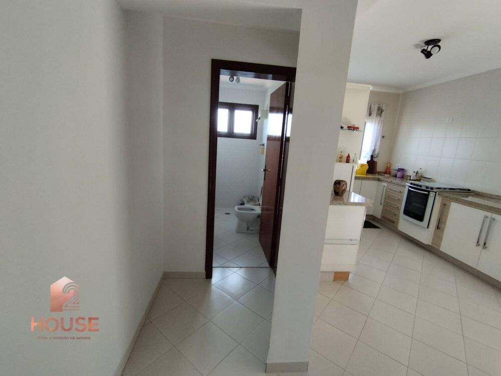 Casa à venda com 3 quartos, 265m² - Foto 7