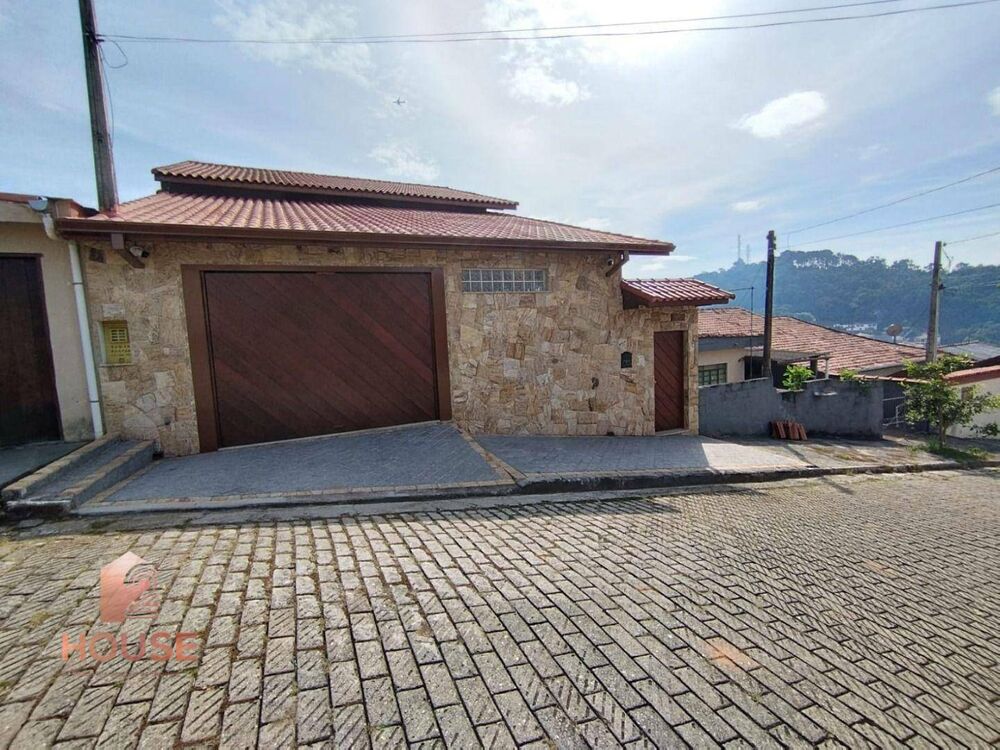 Casa à venda com 3 quartos, 265m² - Foto 1