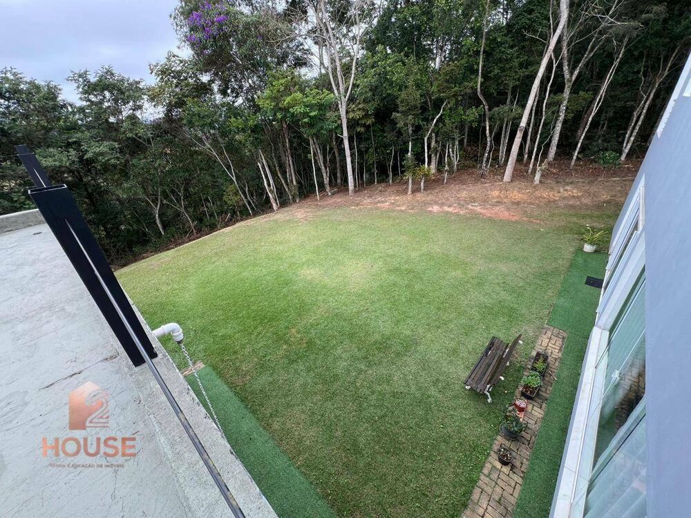 Casa de Condomínio à venda com 3 quartos, 300m² - Foto 2