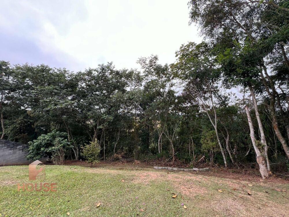 Casa de Condomínio à venda com 3 quartos, 300m² - Foto 3