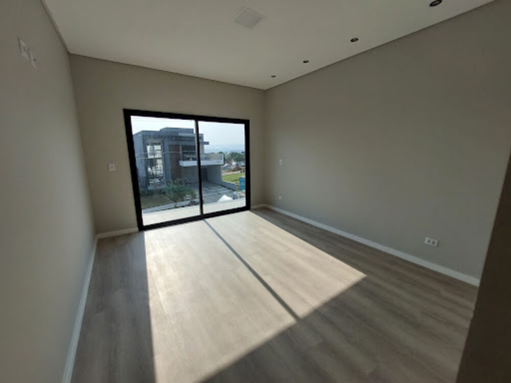 Casa de Condomínio à venda com 4 quartos, 244m² - Foto 4