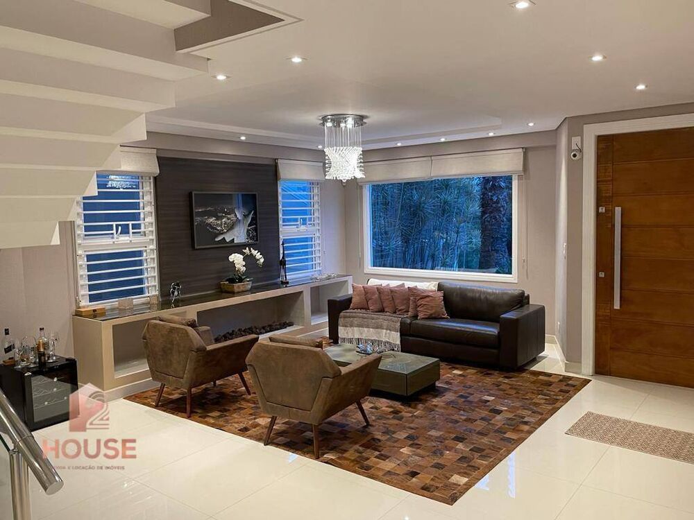 Casa de Condomínio à venda com 4 quartos, 642m² - Foto 2