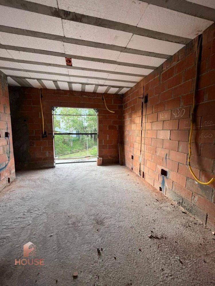Casa de Condomínio à venda com 3 quartos, 330m² - Foto 3
