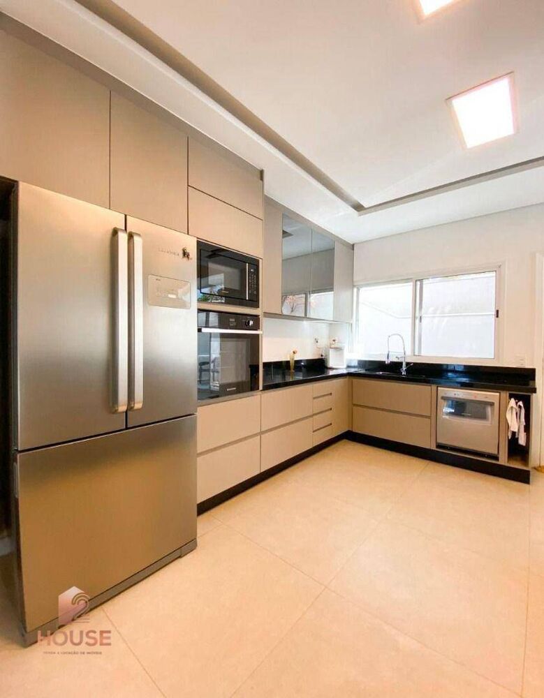 Casa de Condomínio à venda com 3 quartos, 530m² - Foto 2