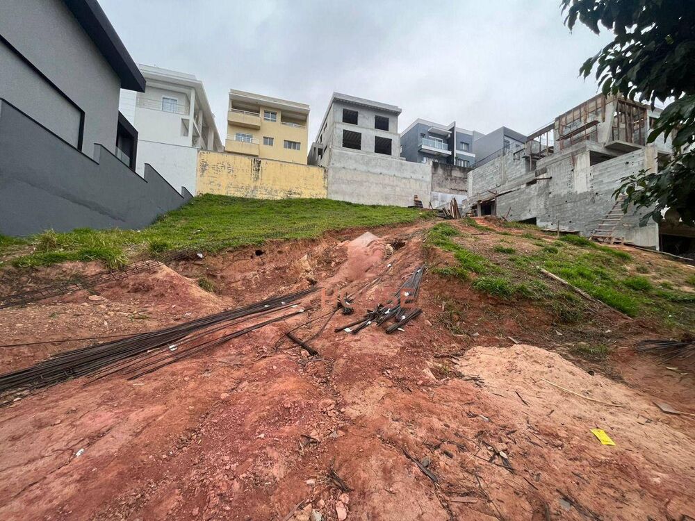 Loteamento e Condomínio, 600 m² - Foto 1