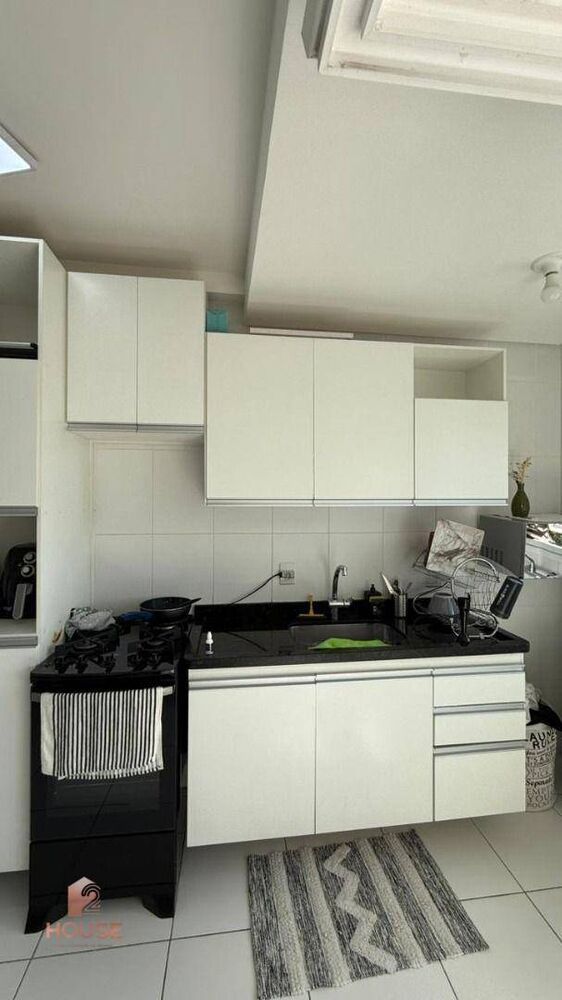 Apartamento à venda com 2 quartos, 64m² - Foto 4