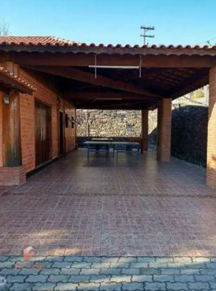 Chácara à venda e aluguel com 2 quartos, 240m² - Foto 2