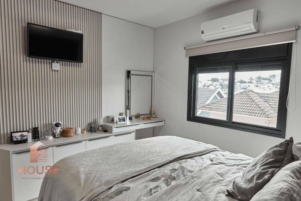 Casa de Condomínio à venda com 4 quartos, 350m² - Foto 1