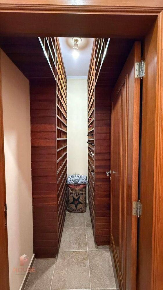 Casa de Condomínio à venda com 3 quartos, 500m² - Foto 1