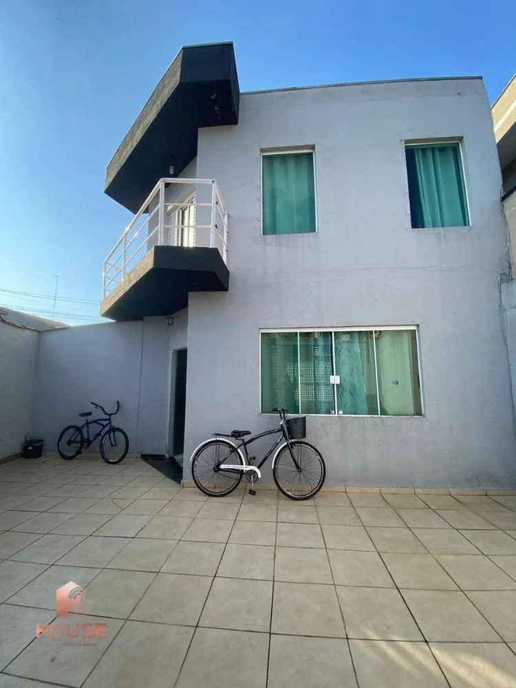 Sobrado, 3 quartos, 199 m² - Foto 1