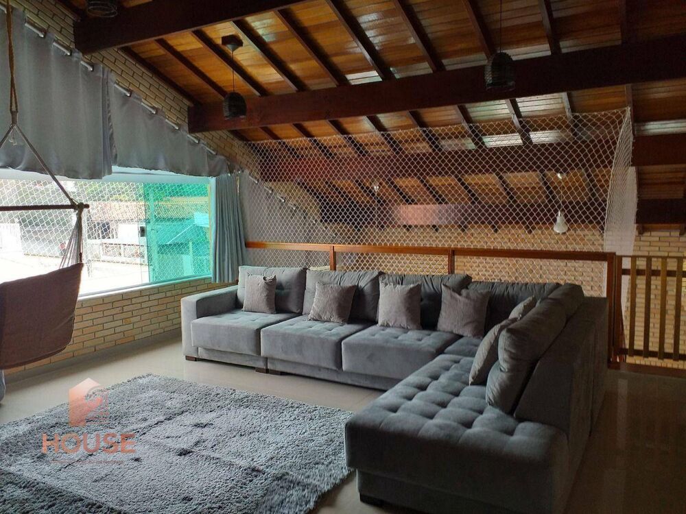 Casa à venda com 3 quartos, 250m² - Foto 8