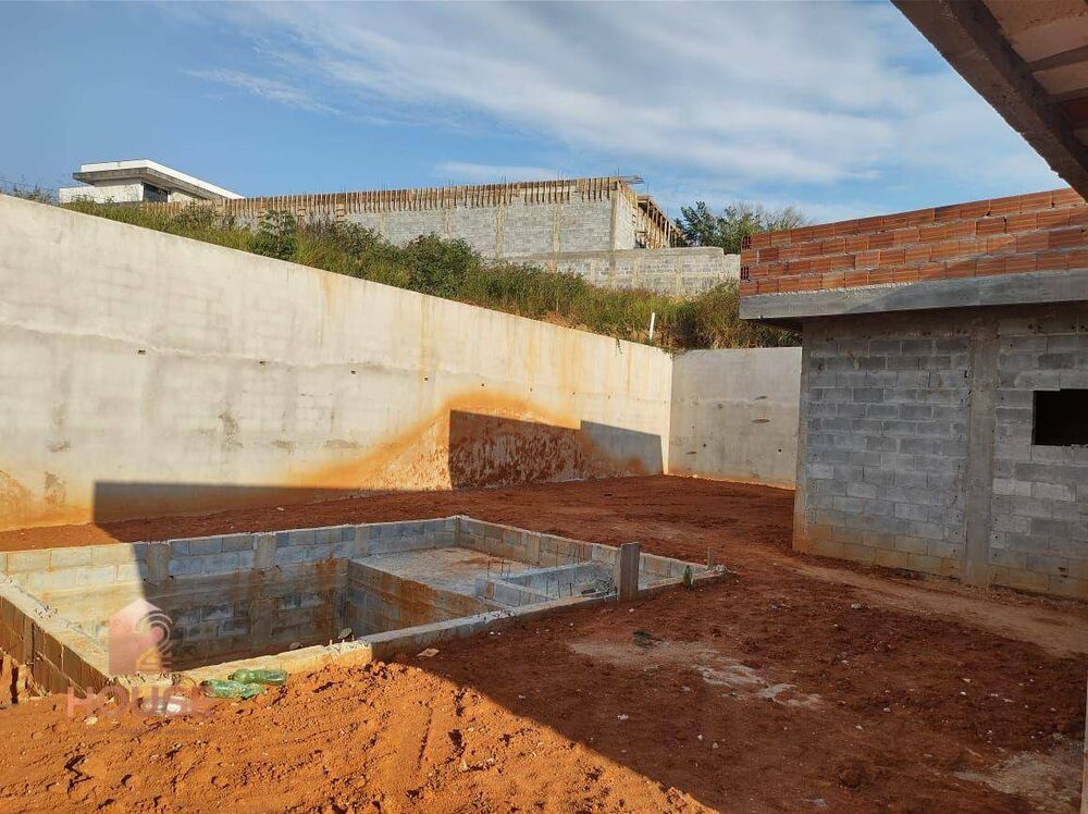Casa de Condomínio à venda com 3 quartos, 360m² - Foto 2