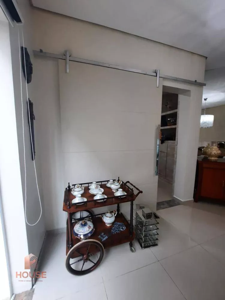 Casa de Condomínio à venda com 4 quartos, 322m² - Foto 10