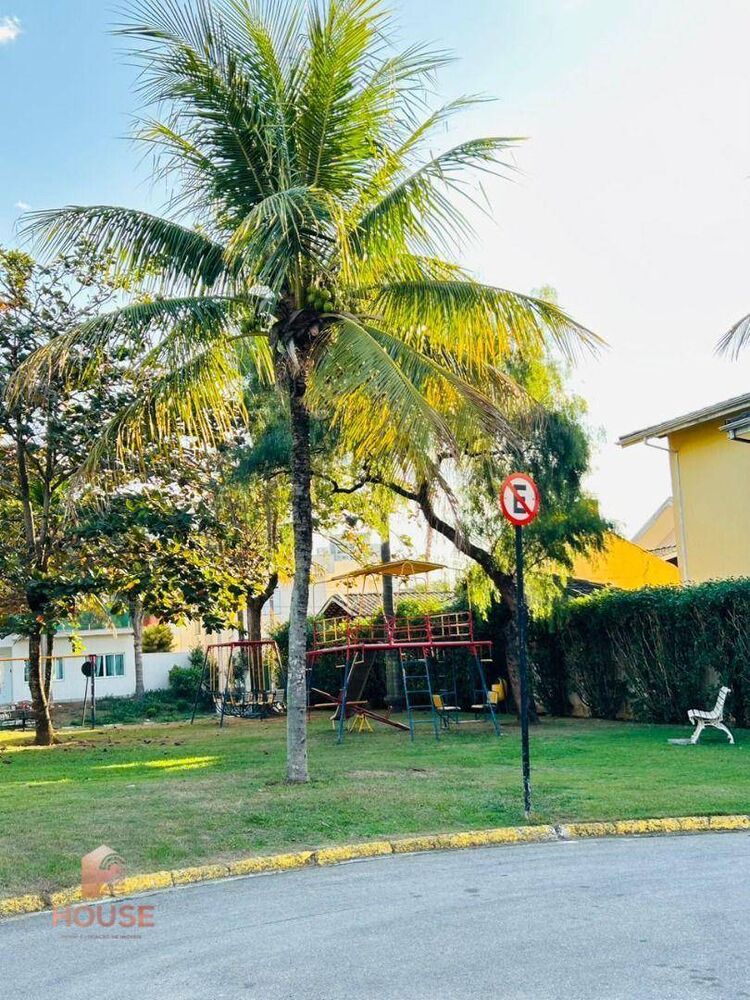 Casa de Condomínio para alugar com 3 quartos, 270m² - Foto 4