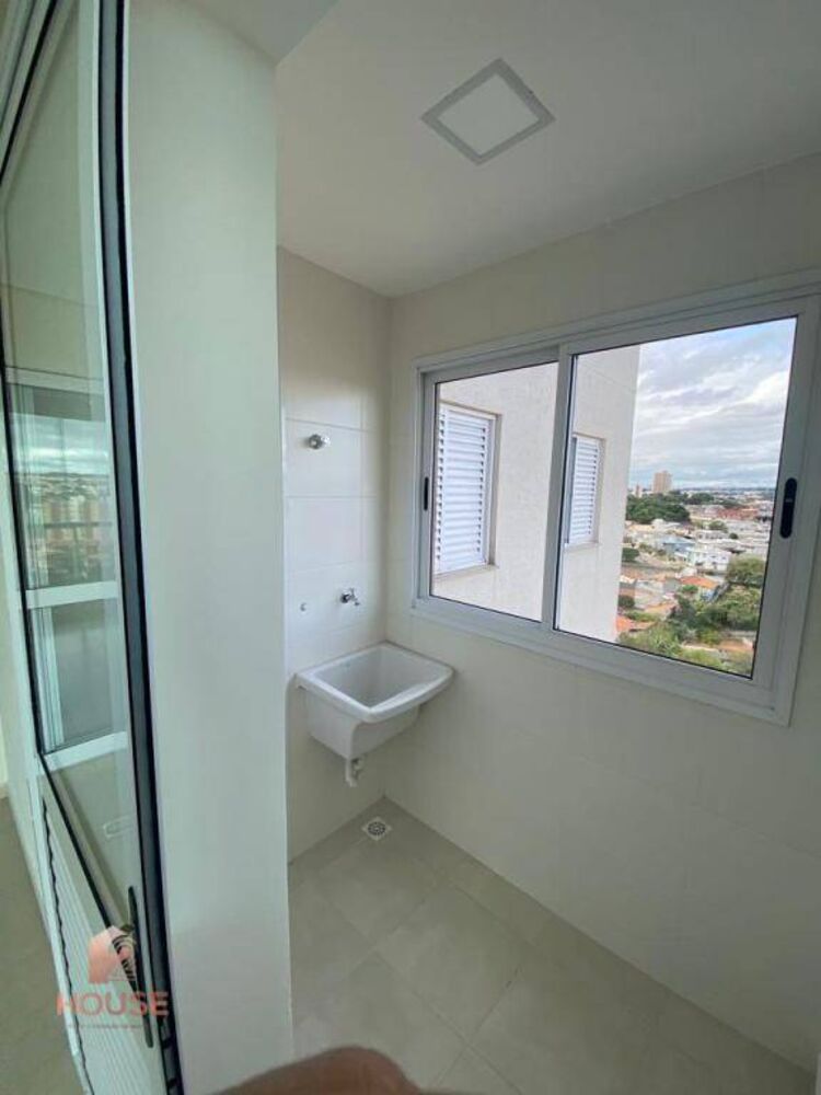 Apartamento para alugar com 3 quartos, 97m² - Foto 2